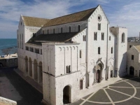 Italijos lankytinos vietos - Šv. Mikalojaus bazilika